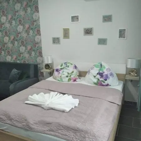 Gesztenye Apartman Appartamento *