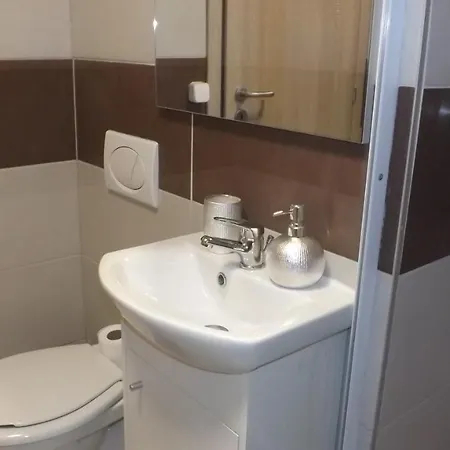 Gesztenye Apartman Appartamento *